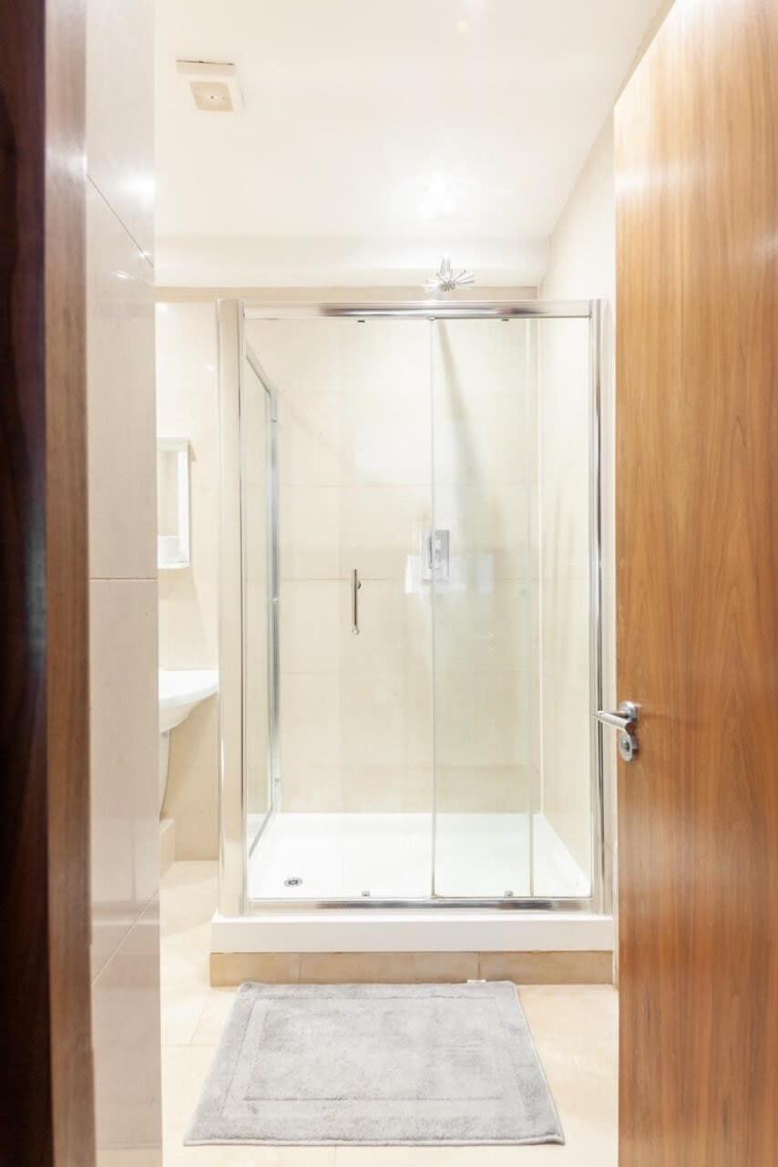 Apartament Modern And Comfortable Air-conditioned 2br Flat