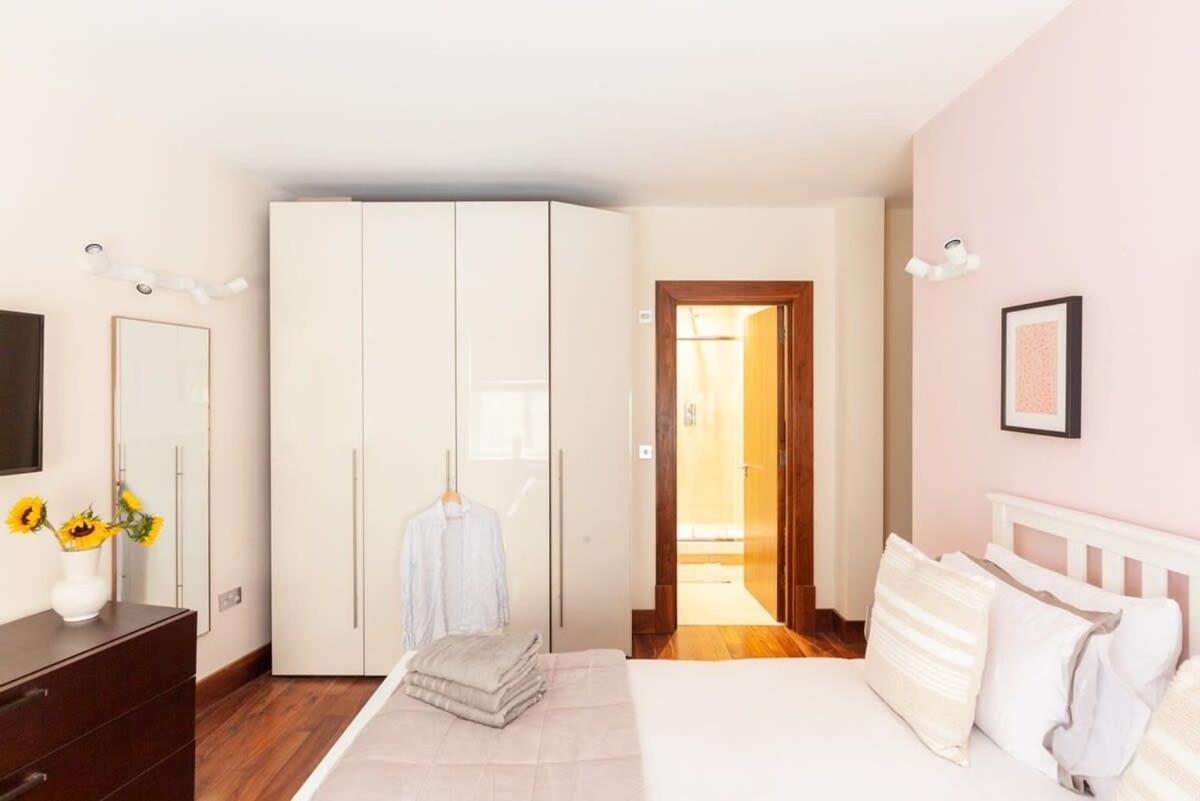 Apartament Modern And Comfortable Air-conditioned 2br Flat Londra