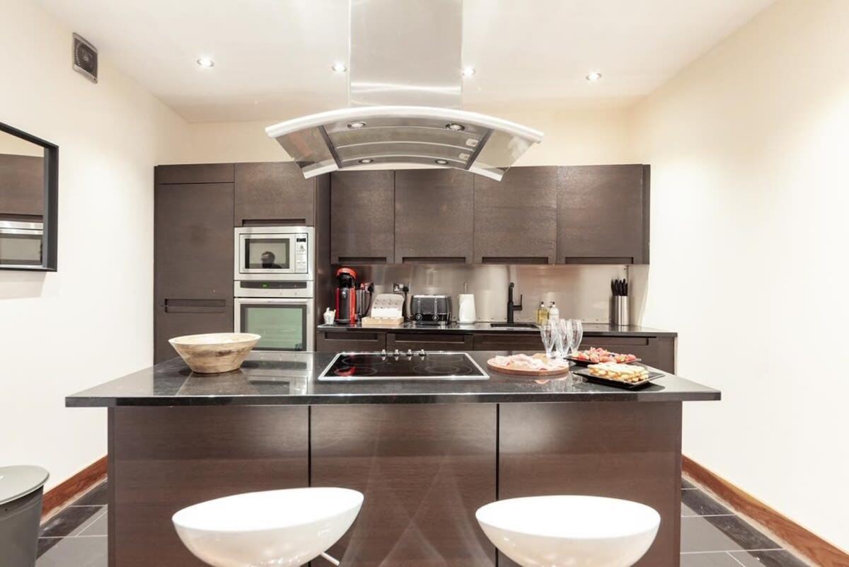 Modern And Comfortable Air-conditioned 2br Flat Apartament